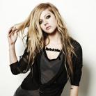 Befejezõdött Avril Lavigne turnéja, amely 61 koncertbõl állt